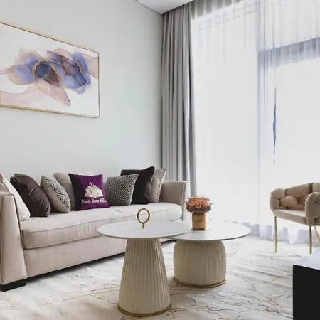 Hanza Tower Sky 22 Pool & Jacussi Daire *